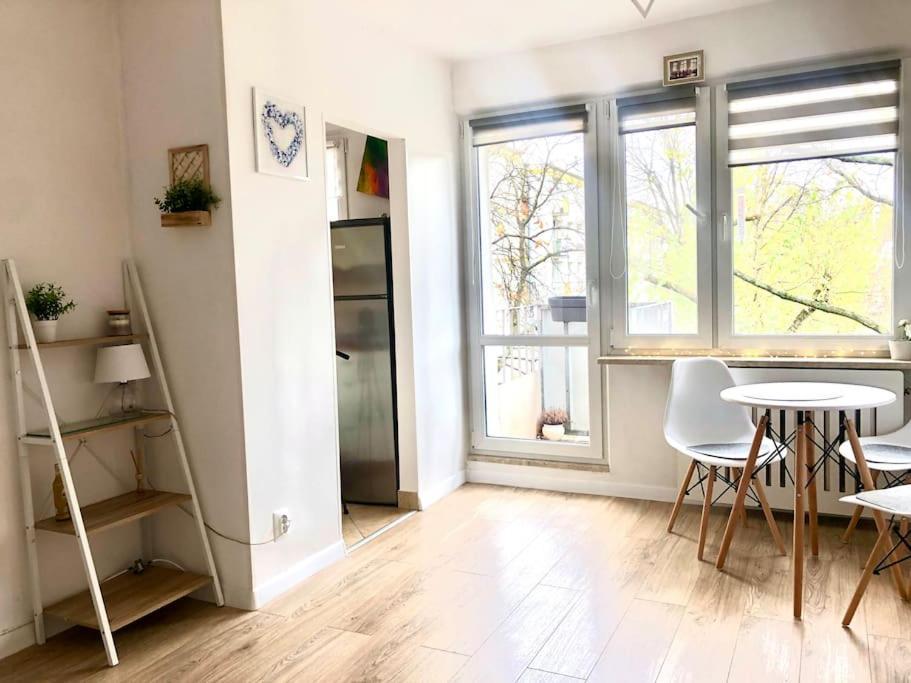 Miejskie Mieszkanie Varsóvia Exterior foto
